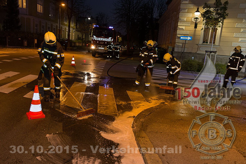 2015.10.30- Verkehrsunfall -  Erzh. Wilhelm Ring x Mühlgasse Baden - www.ffbs.at