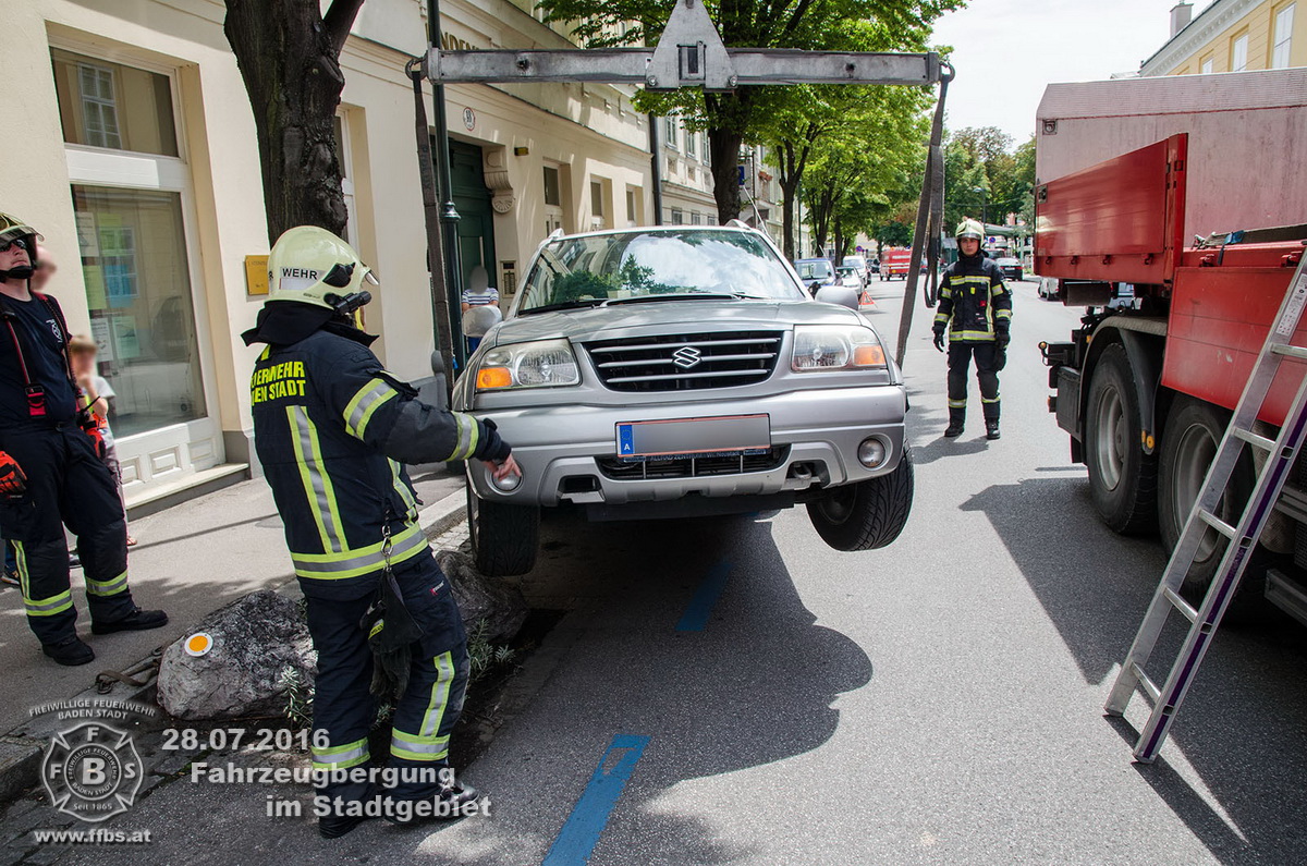 20160728 Fahrzeugbergung Baden Kaiser Franz Josef Ring