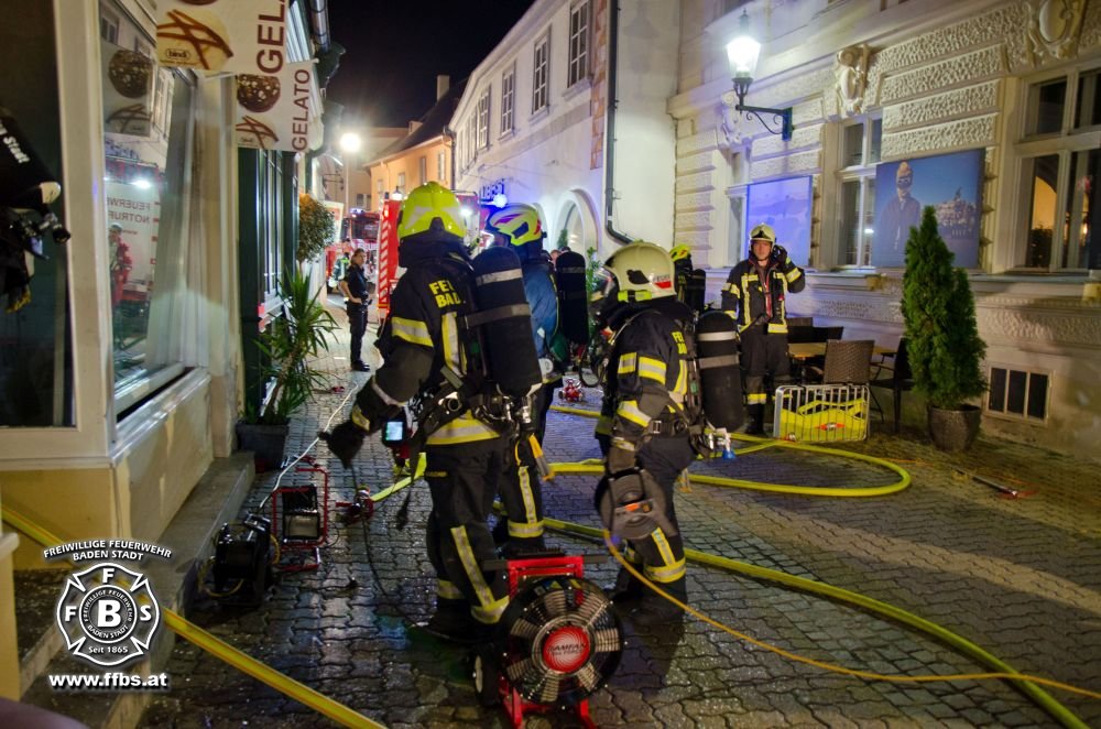 20180831 Geschäftslokalbrand Baden Fußgängerzone Foto: Christoph Hinterberger FF Baden-Stadt