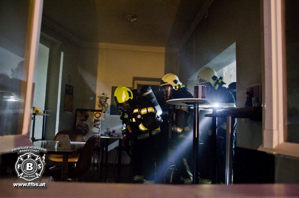 20180831 Geschäftslokalbrand Baden Fußgängerzone Foto: Christoph Hinterberger FF Baden-Stadt