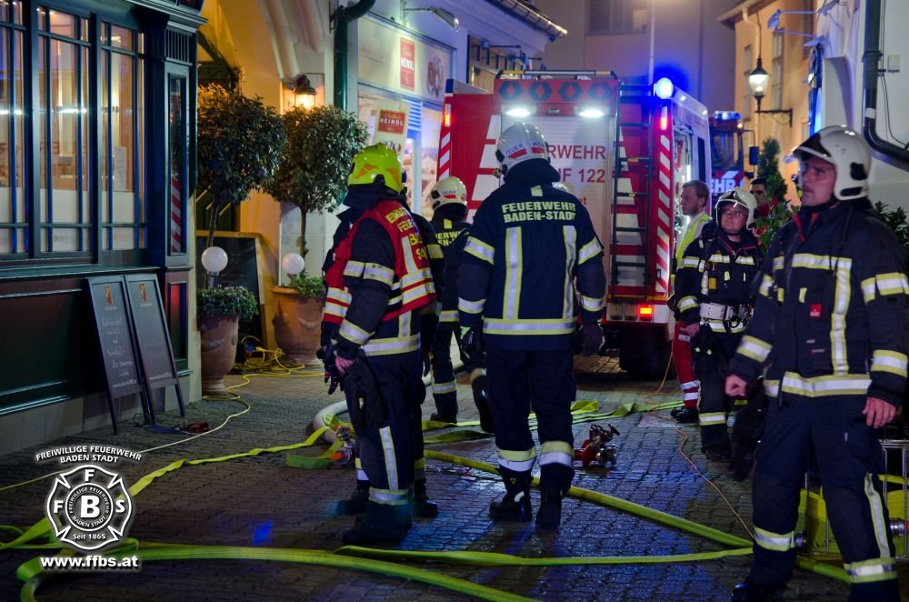 20180831 Geschäftslokalbrand Baden Fußgängerzone Foto: Christoph Hinterberger FF Baden-Stadt