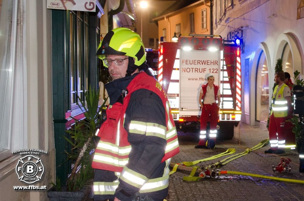 20180831 Geschäftslokalbrand Baden Fußgängerzone Foto: Christoph Hinterberger FF Baden-Stadt