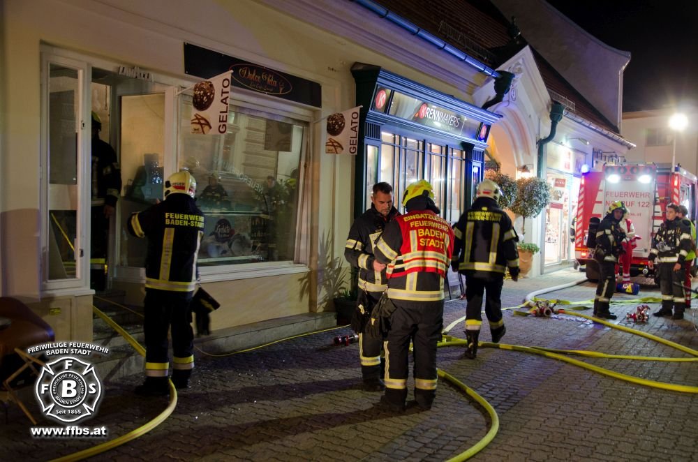 20180831 Geschäftslokalbrand Baden Fußgängerzone Foto: Christoph Hinterberger FF Baden-Stadt