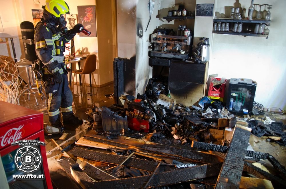 20180831 Geschäftslokalbrand Baden Fußgängerzone Foto: Christoph Hinterberger FF Baden-Stadt