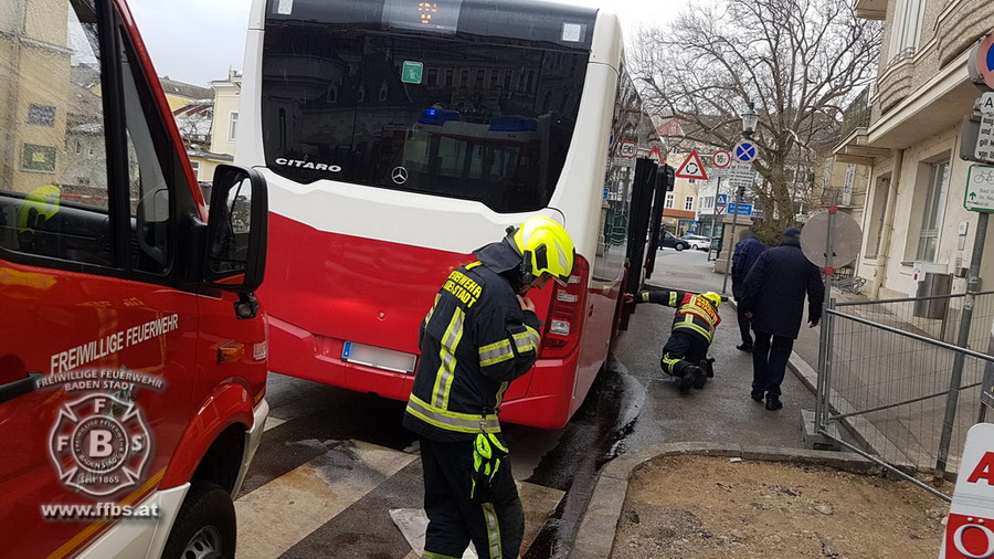 20180327 Ölspur Josefsplatz Baden Foto: Stefan Schneider FF Baden-Stadt