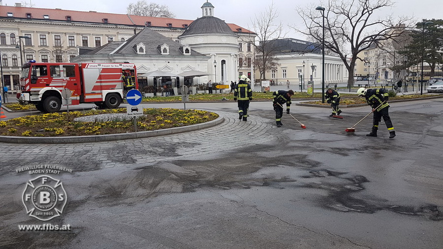20180327 Ölspur Josefsplatz Baden Foto: Stefan Schneider FF Baden-Stadt