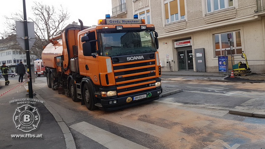 20180327 Ölspur Josefsplatz Baden Foto: Stefan Schneider FF Baden-Stadt