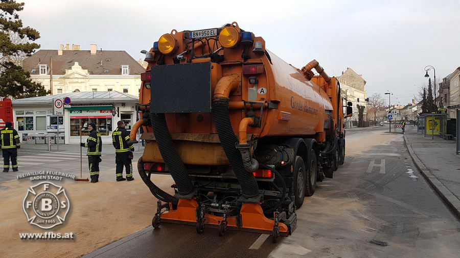 20180327 Ölspur Josefsplatz Baden Foto: Stefan Schneider FF Baden-Stadt