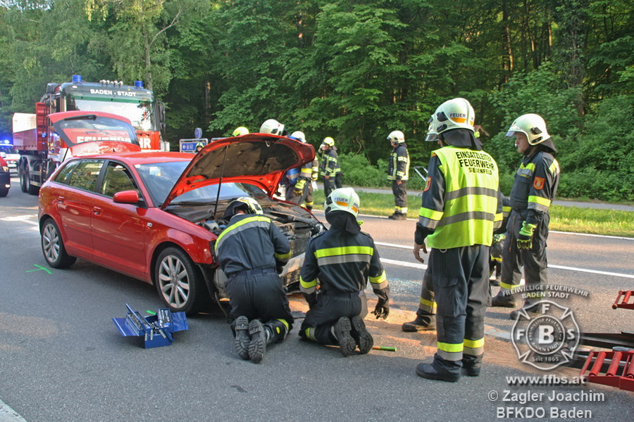 20190526 Verkehrsunfall LB210 x Siegenfeld Foto: Joachim Zagler