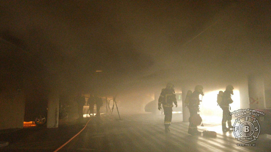 20200304 Fahrzeugbrand in Baden Parkdeck Zentrum Süd