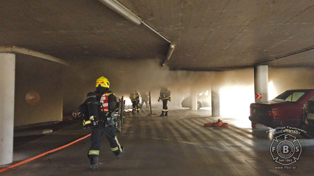 20200304 Fahrzeugbrand in Baden Parkdeck Zentrum Süd