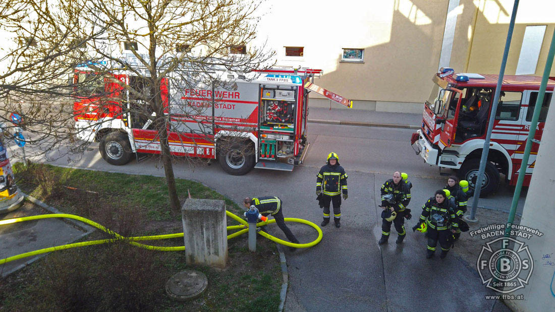 20200304 Fahrzeugbrand in Baden Parkdeck Zentrum Süd