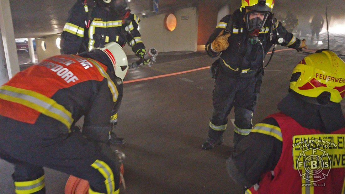 20200304 Fahrzeugbrand in Baden Parkdeck Zentrum Süd