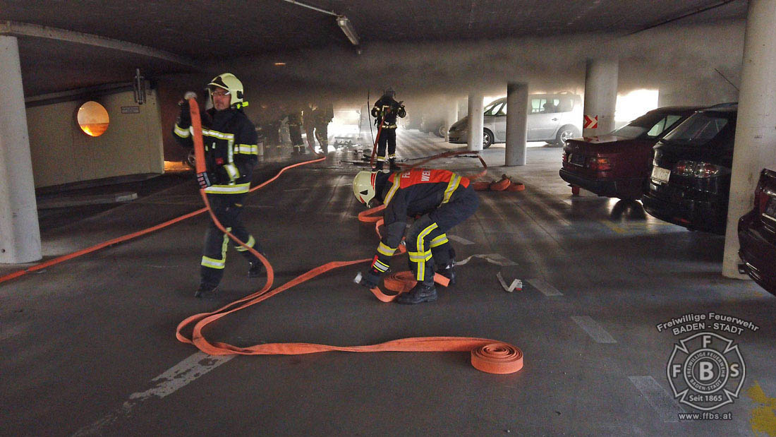 20200304 Fahrzeugbrand in Baden Parkdeck Zentrum Süd