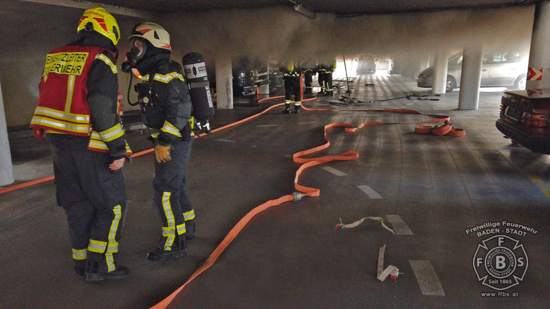20200304 Fahrzeugbrand in Baden Parkdeck Zentrum Süd