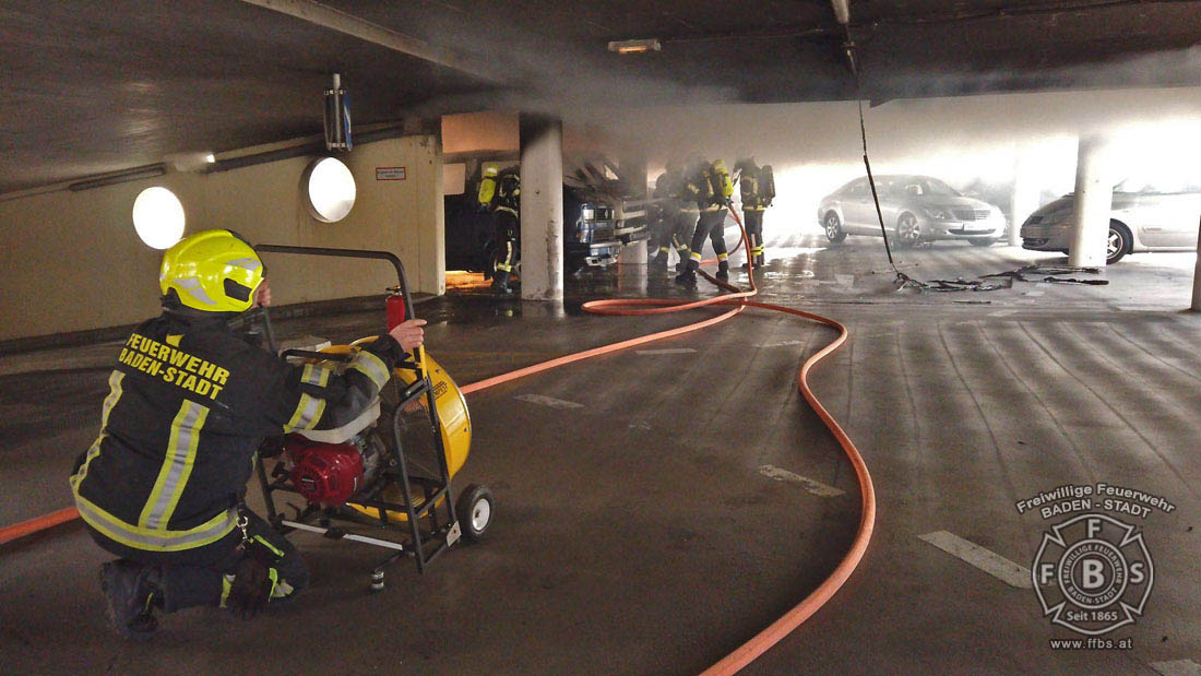 20200304 Fahrzeugbrand in Baden Parkdeck Zentrum Süd
