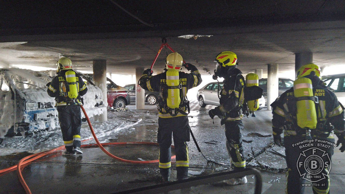 20200304 Fahrzeugbrand in Baden Parkdeck Zentrum Süd