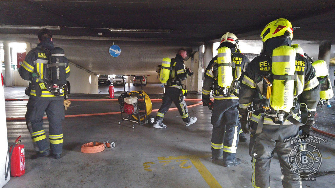 20200304 Fahrzeugbrand in Baden Parkdeck Zentrum Süd