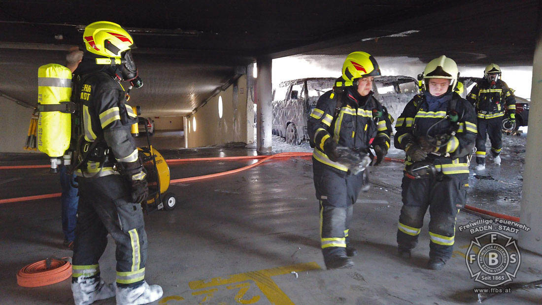 20200304 Fahrzeugbrand in Baden Parkdeck Zentrum Süd