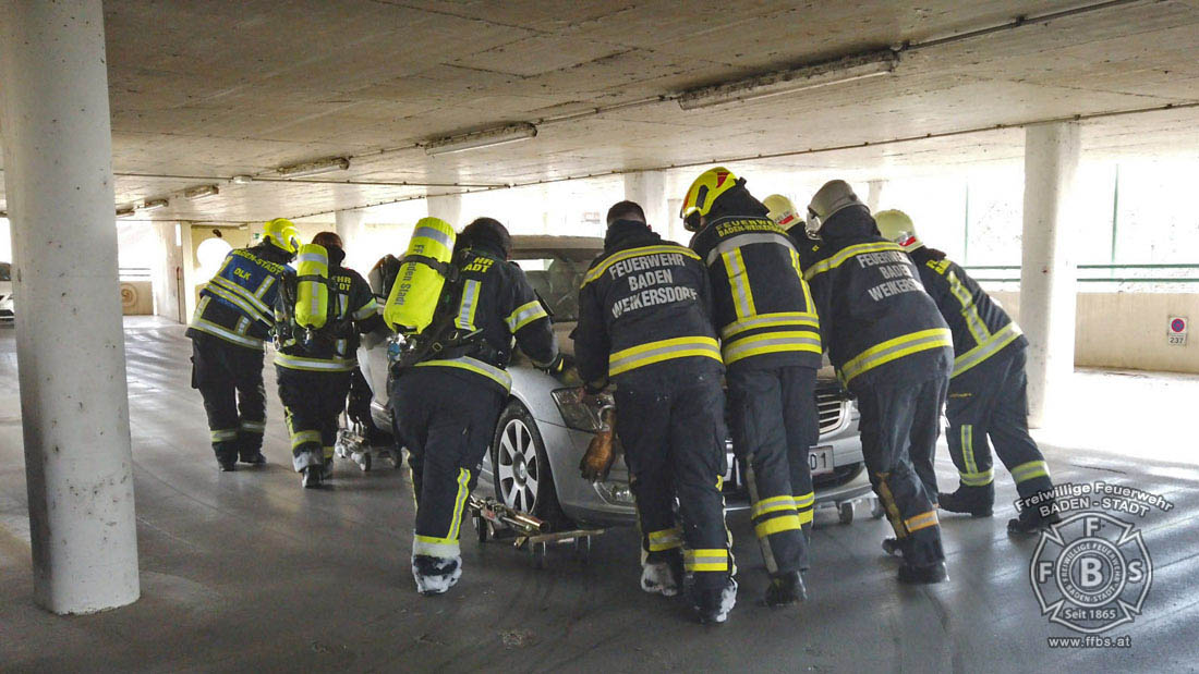 20200304 Fahrzeugbrand in Baden Parkdeck Zentrum Süd