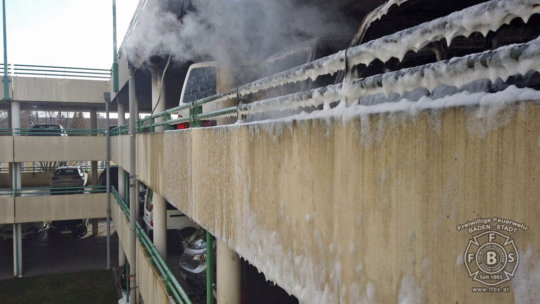 20200304 Fahrzeugbrand in Baden Parkdeck Zentrum Süd