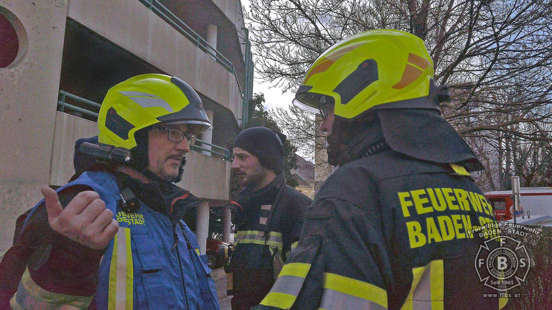 20200304 Fahrzeugbrand in Baden Parkdeck Zentrum Süd