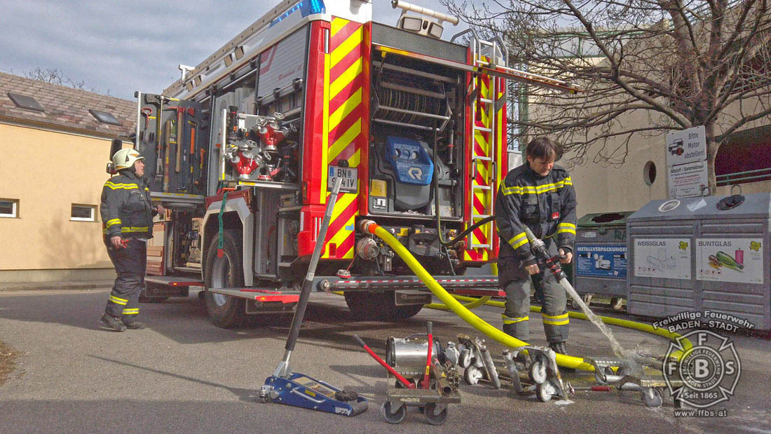20200304 Fahrzeugbrand in Baden Parkdeck Zentrum Süd