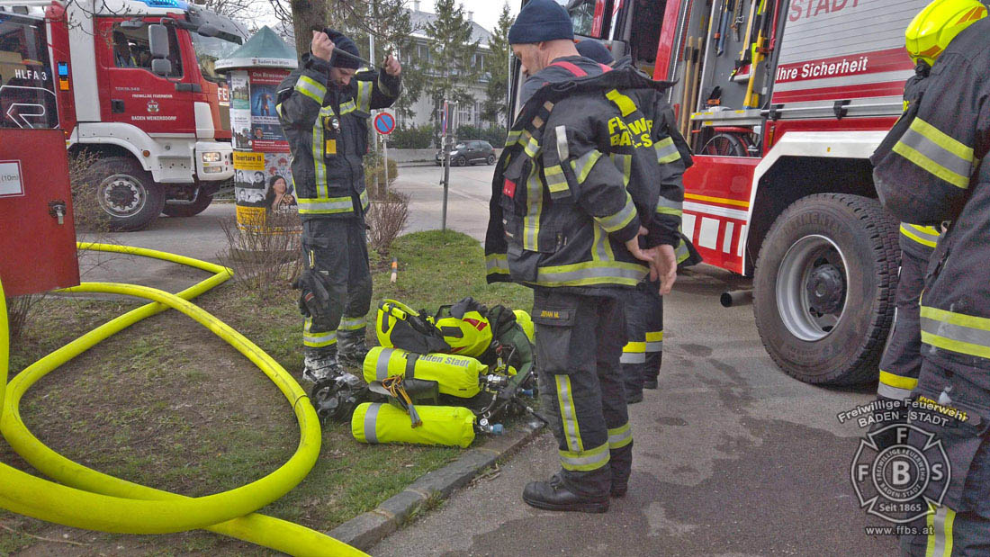 20200304 Fahrzeugbrand in Baden Parkdeck Zentrum Süd