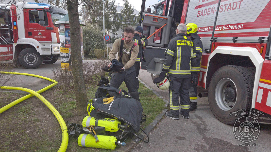 20200304 Fahrzeugbrand in Baden Parkdeck Zentrum Süd