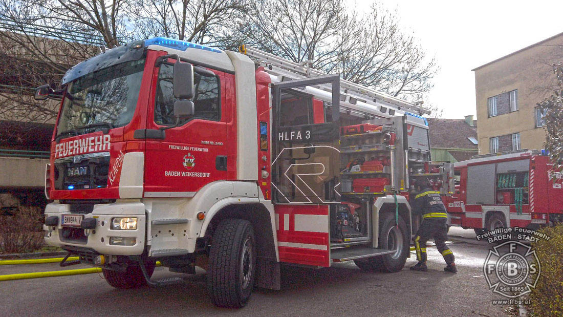20200304 Fahrzeugbrand in Baden Parkdeck Zentrum Süd