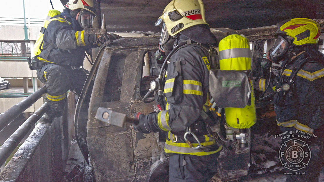 20200304 Fahrzeugbrand in Baden Parkdeck Zentrum Süd