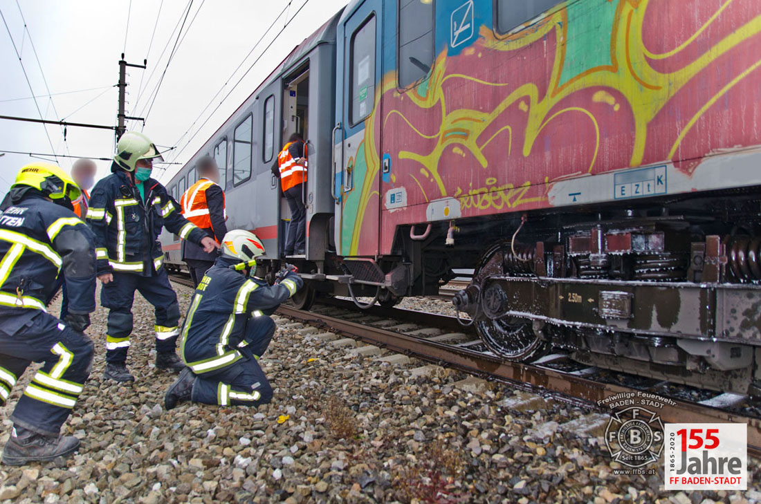 20201112 Brandverdacht bei Eurocity-Zug am Frachtenbahnhof Baden
