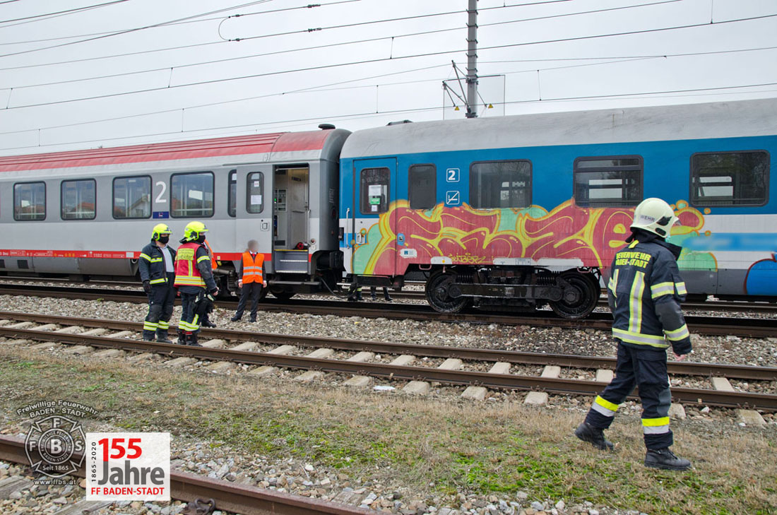 20201112 Brandverdacht bei Eurocity-Zug am Frachtenbahnhof Baden