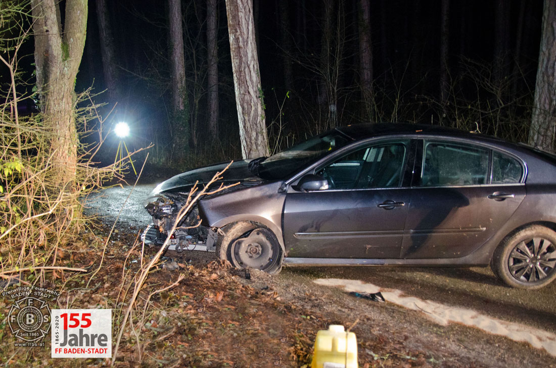 20201207 Verkehrsunfall im Waldgebiet Richtung Rudolfshof Baden