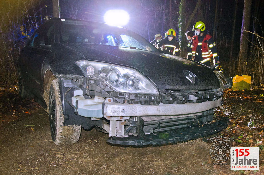 20201207 Verkehrsunfall im Waldgebiet Richtung Rudolfshof Baden