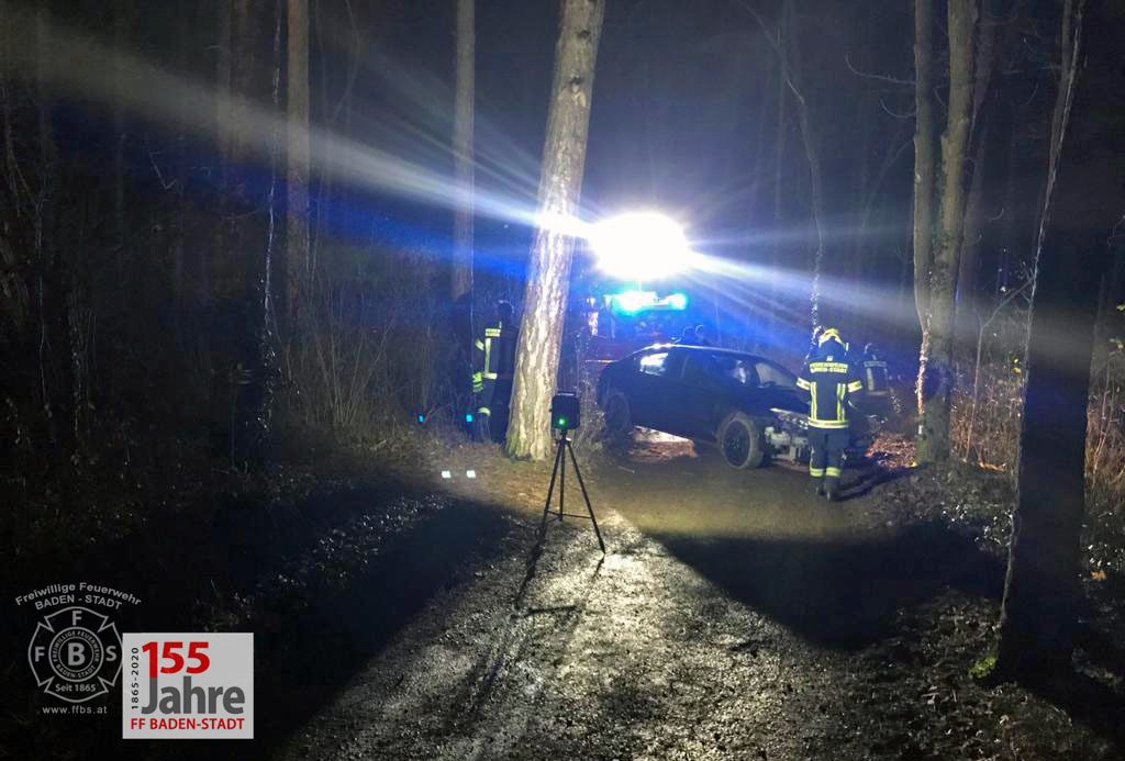 20201207 Verkehrsunfall im Waldgebiet Richtung Rudolfshof Baden
