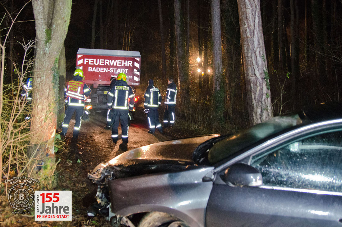 20201207 Verkehrsunfall im Waldgebiet Richtung Rudolfshof Baden