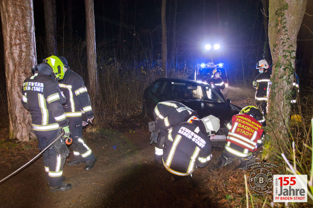 20201207 Verkehrsunfall im Waldgebiet Richtung Rudolfshof Baden