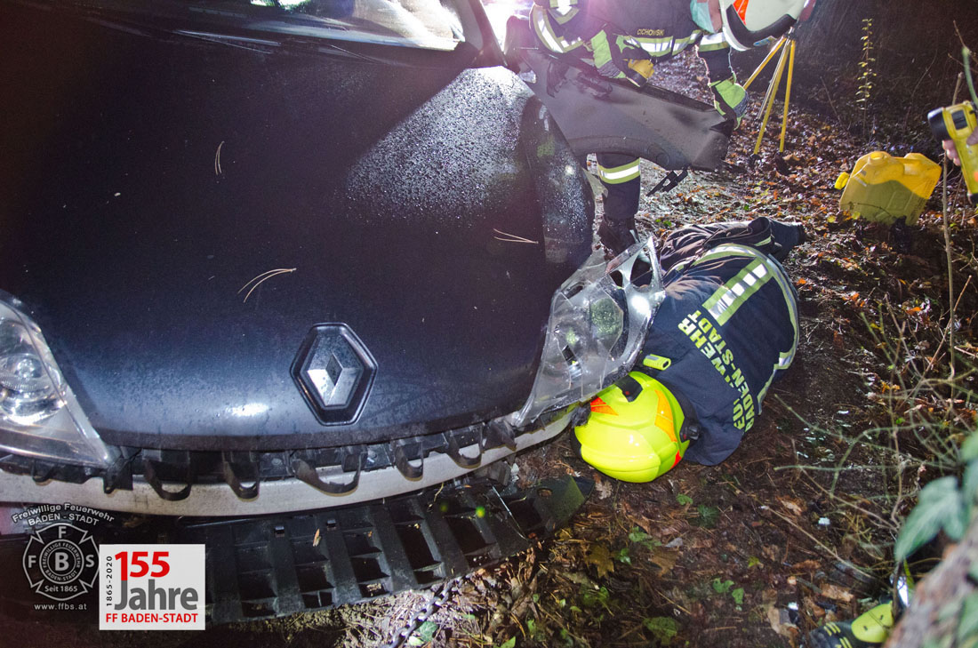 20201207 Verkehrsunfall im Waldgebiet Richtung Rudolfshof Baden
