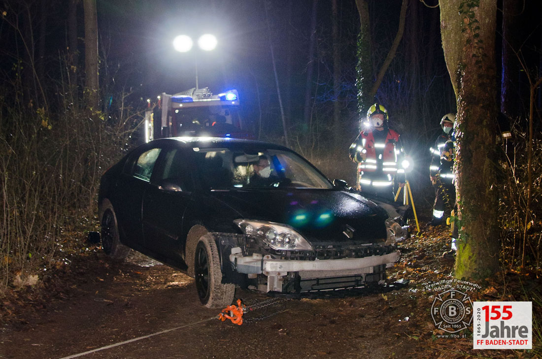20201207 Verkehrsunfall im Waldgebiet Richtung Rudolfshof Baden