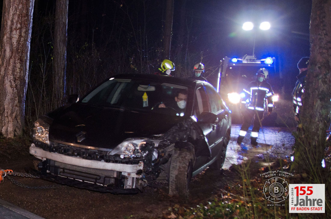 20201207 Verkehrsunfall im Waldgebiet Richtung Rudolfshof Baden