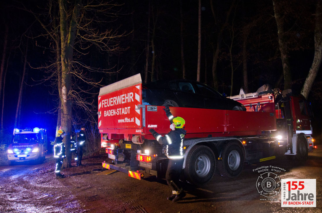 20201207 Verkehrsunfall im Waldgebiet Richtung Rudolfshof Baden