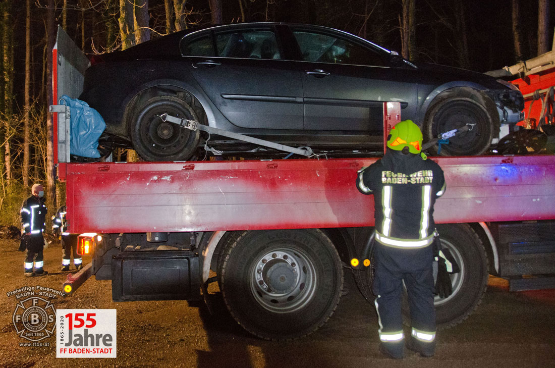 20201207 Verkehrsunfall im Waldgebiet Richtung Rudolfshof Baden
