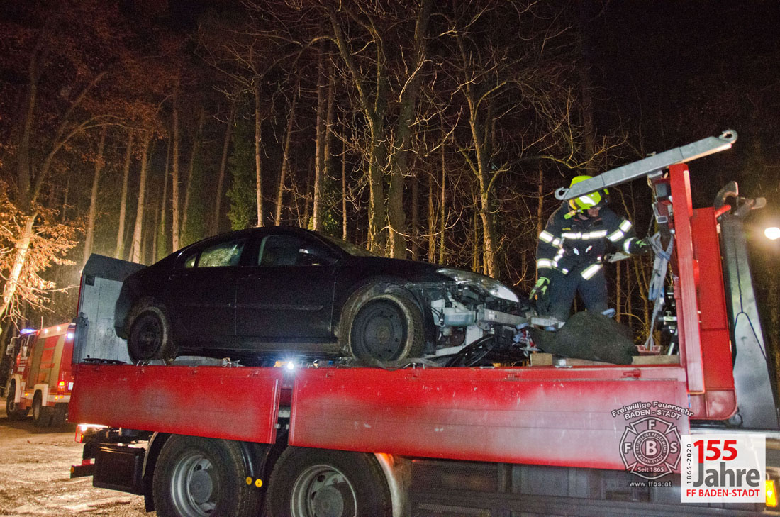 20201207 Verkehrsunfall im Waldgebiet Richtung Rudolfshof Baden