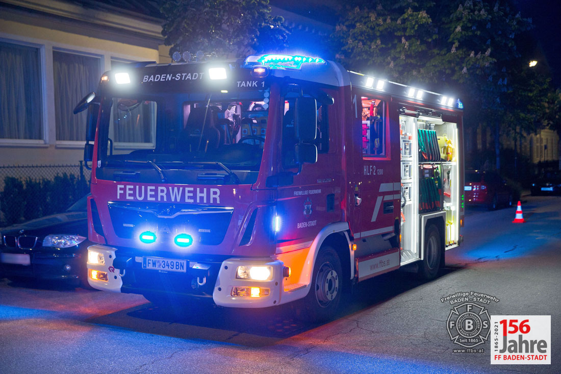 20210516 Verkehrsunfall in Baden Kaiser Franz Ring
