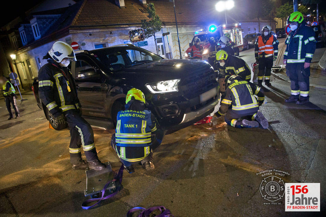 20210516 Verkehrsunfall in Baden Kaiser Franz Ring