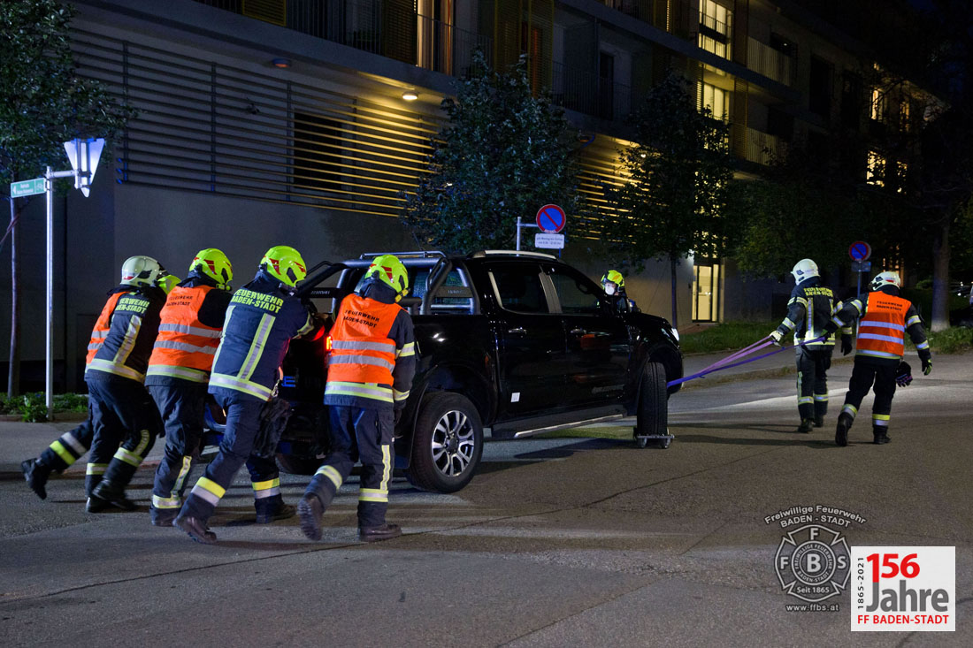 20210516 Verkehrsunfall in Baden Kaiser Franz Ring