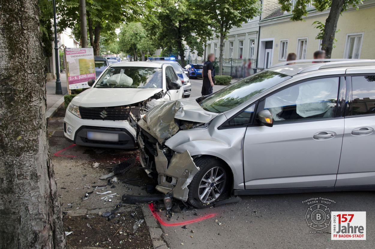 20220602 Verkehrsunfall im Badener Stadtgebiet