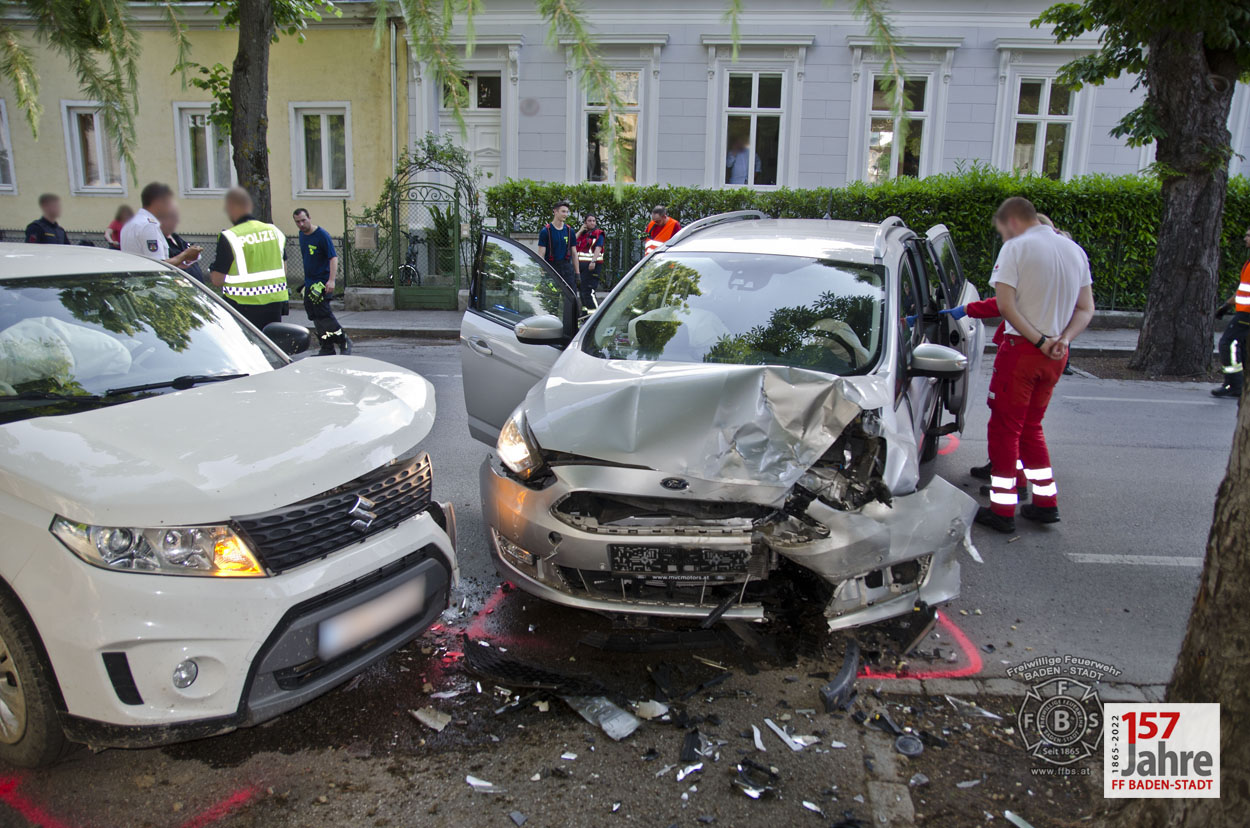20220602 Verkehrsunfall im Badener Stadtgebiet
