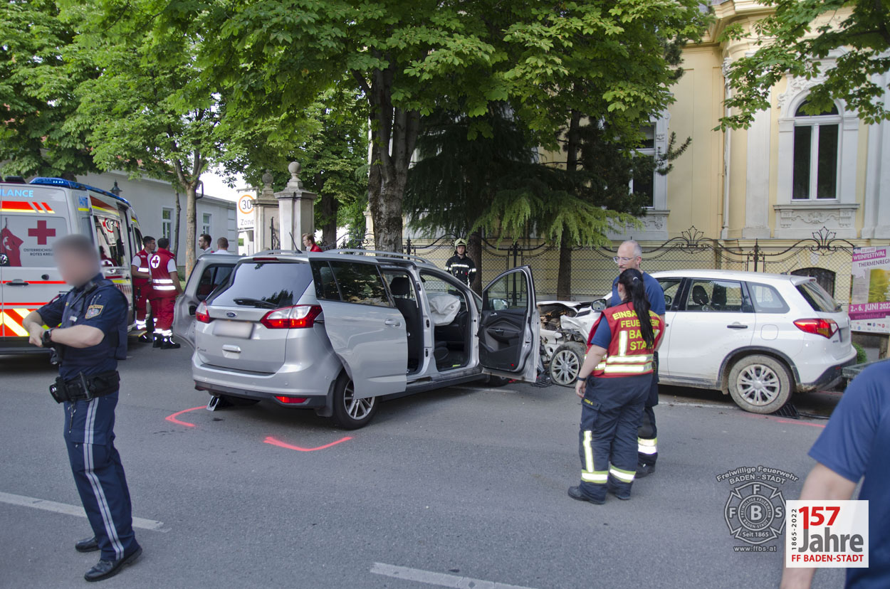 20220602 Verkehrsunfall im Badener Stadtgebiet